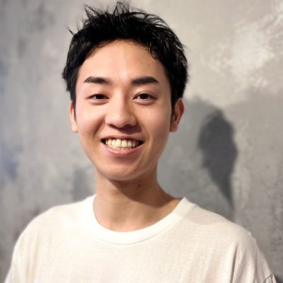 横川トレーナーの写真